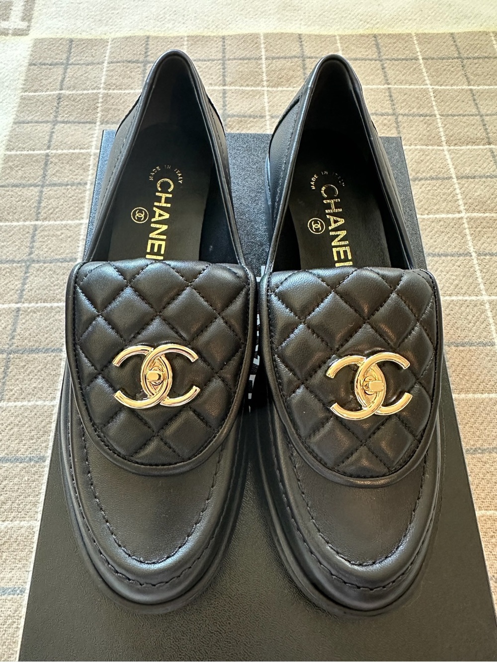 CHANEL REV Black Leather Quilted Turnlock CC Logo Loafer Flats Round Toe size 38